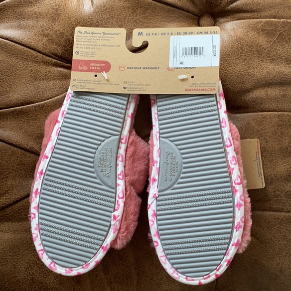 ✨New✨ Deluxe Slippers - Picture 4 of 5